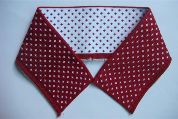 羅紋領(lǐng)和橫機領(lǐng)有什么區(qū)別? 圖1